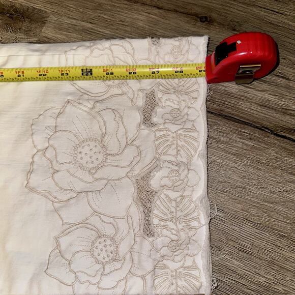 Soft Surroundings White Embroidered Capri Pants Plus Size 14P – Floral Lace Hem - Picture 5 of 8